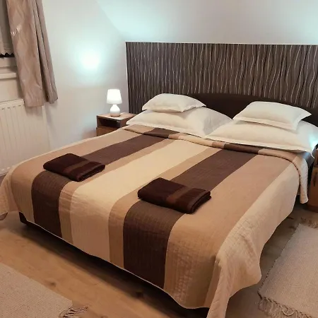 Papp Vendeghaz * Balatonederics